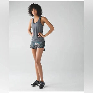 Lululemon 2016 Seawheeze Tracker Short, size 6
Secret Society  Tofino Teal